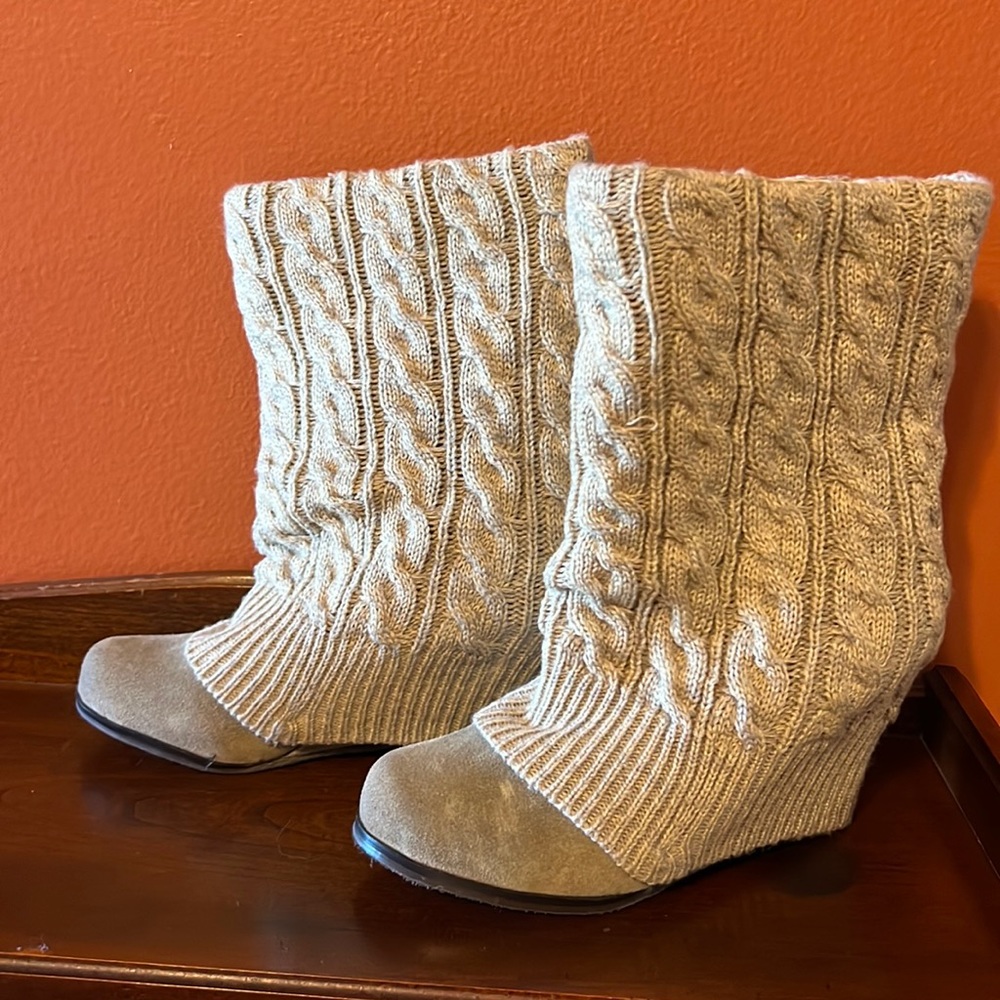 Steve Madden Sweater Boot Size 36 (6)